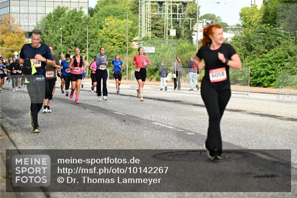 06.09.2026 - CURREX Alsterlauf Dr. Thomas Lammeyer http://msf.ph/oto/10142267 06.09.2026 10:11:44 Laufen 564, 4019, 2737, 98, 2851, 5825, 6058 meine-sportfotos.de