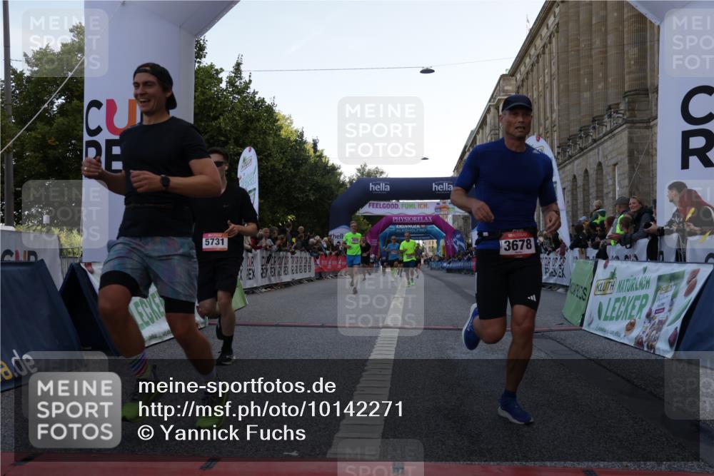 06.09.2026 - CURREX Alsterlauf Yannick Fuchs http://msf.ph/oto/10142271 06.09.2026 09:46:56 Ziel 2072, 3678, 4311, 4460, 5198, 5705, 5731, 6162, 6255 meine-sportfotos.de
