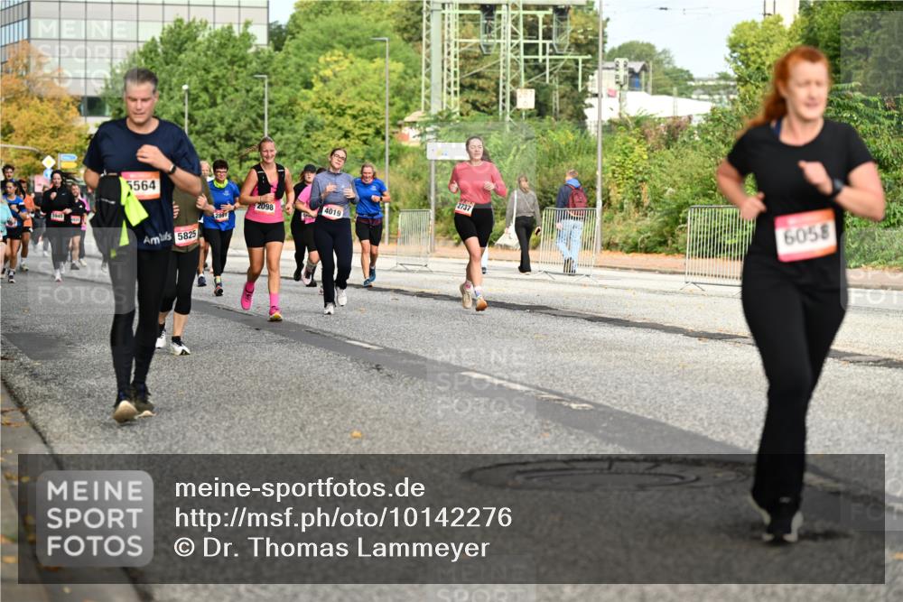 06.09.2026 - CURREX Alsterlauf Dr. Thomas Lammeyer http://msf.ph/oto/10142276 06.09.2026 10:11:45 Laufen 5945, 5564, 5825, 2098, 2881, 4019, 2737, 6058 meine-sportfotos.de