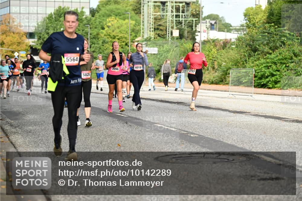 06.09.2026 - CURREX Alsterlauf Dr. Thomas Lammeyer http://msf.ph/oto/10142289 06.09.2026 10:11:46 Laufen 4733, 5945, 4370, 5564, 5825, 2098, 7, 4019 meine-sportfotos.de