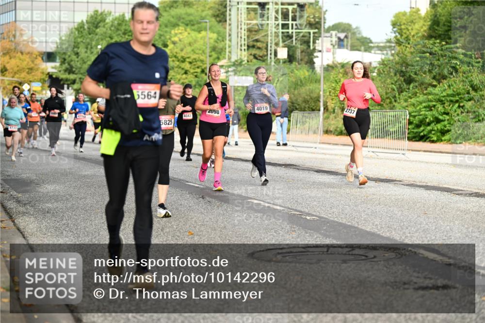 06.09.2026 - CURREX Alsterlauf Dr. Thomas Lammeyer http://msf.ph/oto/10142296 06.09.2026 10:11:47 Laufen 4733, 5564, 5825, 4043, 2098, 2737, 4019 meine-sportfotos.de