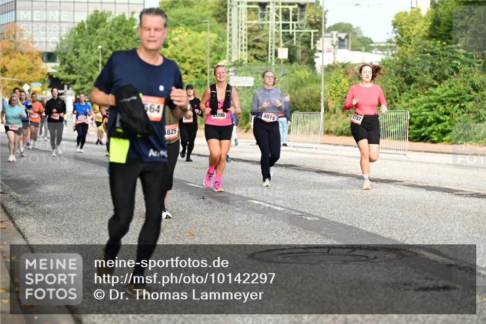 06.09.2026 - CURREX Alsterlauf Dr. Thomas Lammeyer http://msf.ph/oto/10142297 06.09.2026 10:11:47 Laufen 4733, 437, 564, 5825, 4043, 098, 4019, 2737 meine-sportfotos.de