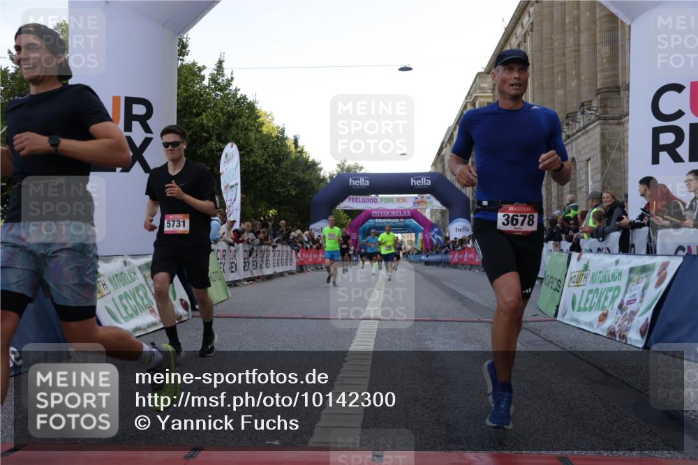 06.09.2026 - CURREX Alsterlauf Yannick Fuchs http://msf.ph/oto/10142300 06.09.2026 09:46:56 Ziel 2072, 3678, 4311, 4460, 5198, 5705, 5731, 6162, 6255 meine-sportfotos.de