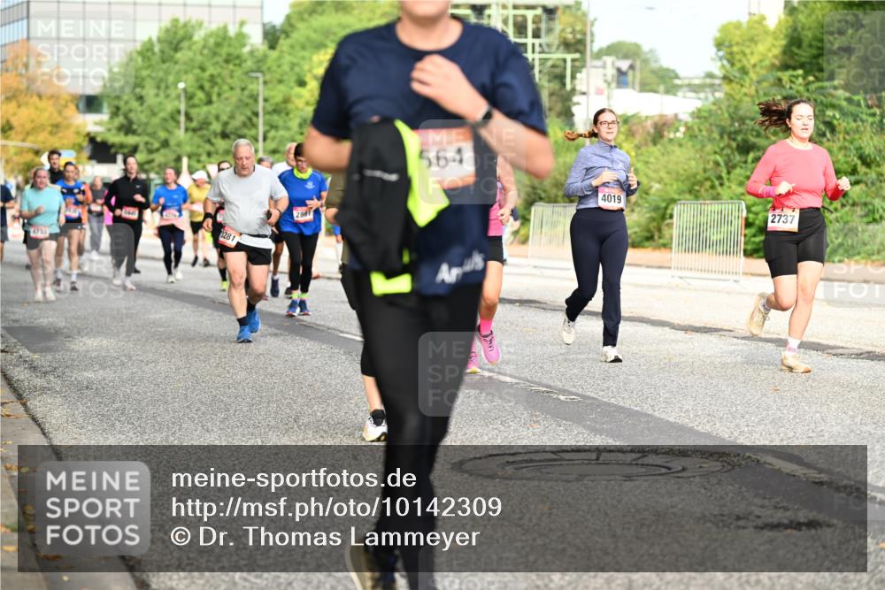 06.09.2026 - CURREX Alsterlauf Dr. Thomas Lammeyer http://msf.ph/oto/10142309 06.09.2026 10:11:48 Laufen 4733, 3281, 2881, 564, 4019, 2737 meine-sportfotos.de