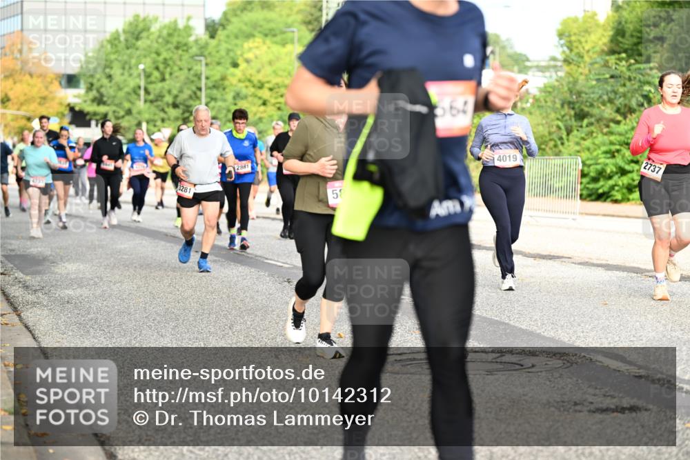 06.09.2026 - CURREX Alsterlauf Dr. Thomas Lammeyer http://msf.ph/oto/10142312 06.09.2026 10:11:49 Laufen 3281, 2881, 664, 58, 4019, 2737 meine-sportfotos.de