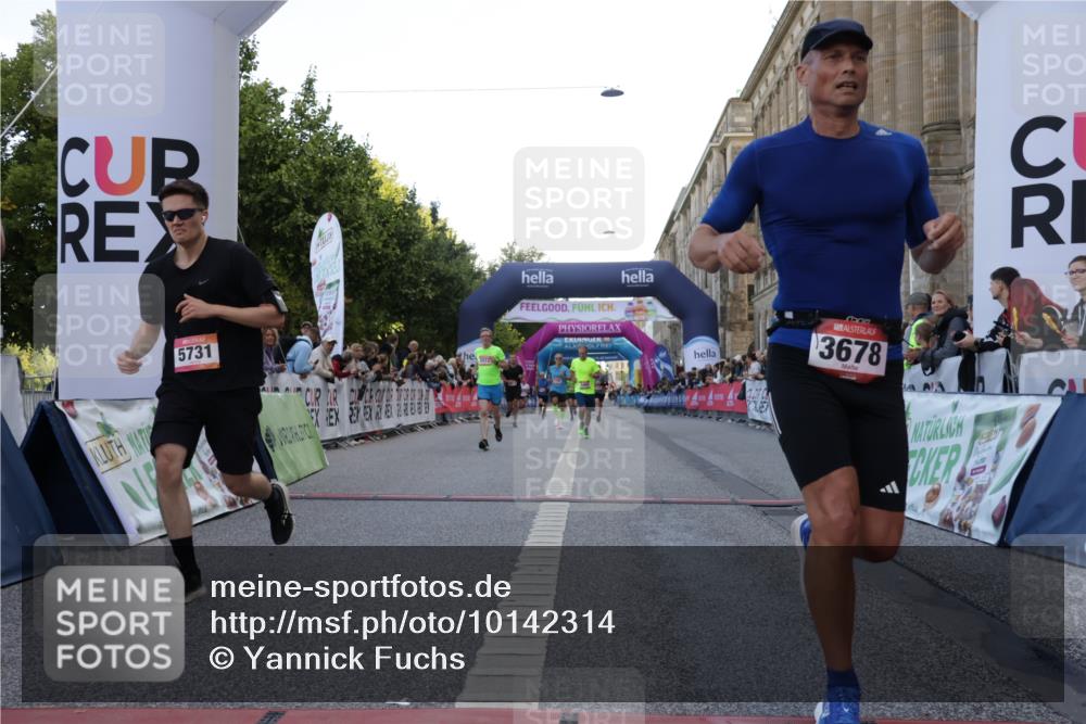 06.09.2026 - CURREX Alsterlauf Yannick Fuchs http://msf.ph/oto/10142314 06.09.2026 09:46:56 Ziel 2072, 3678, 4311, 4460, 5198, 5705, 5731, 6162, 6255 meine-sportfotos.de