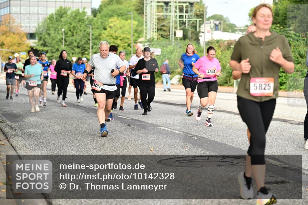 06.09.2026 - CURREX Alsterlauf Dr. Thomas Lammeyer http://msf.ph/oto/10142328 06.09.2026 10:11:50 Laufen 4733, 345, 2379, 3281, 4043, 4547, 5825 meine-sportfotos.de