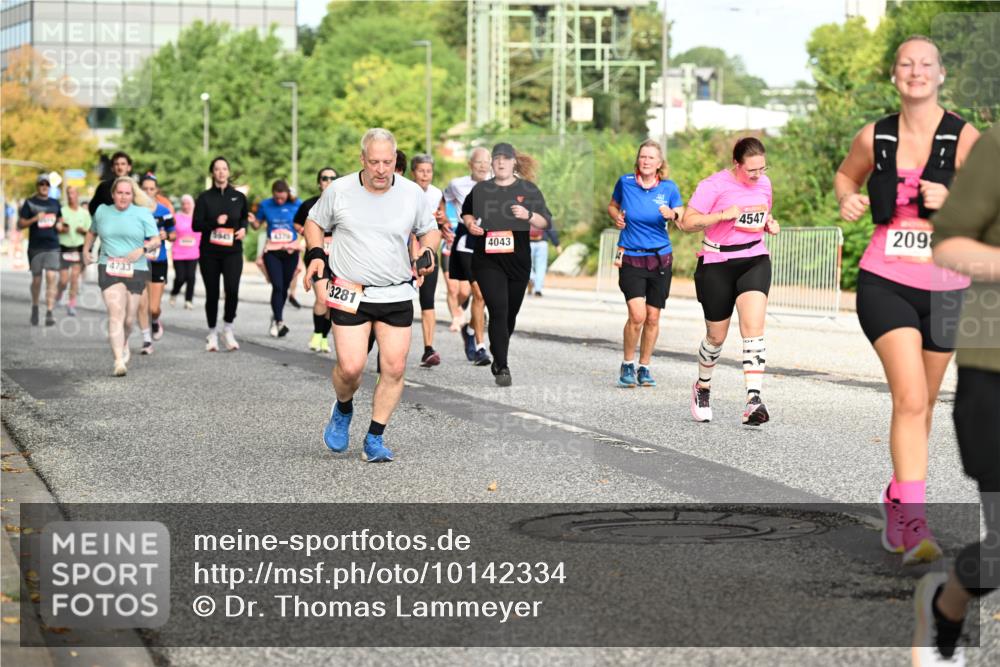 06.09.2026 - CURREX Alsterlauf Dr. Thomas Lammeyer http://msf.ph/oto/10142334 06.09.2026 10:11:51 Laufen 4733, 5945, 2379, 3281, 4043, 4547, 209 meine-sportfotos.de