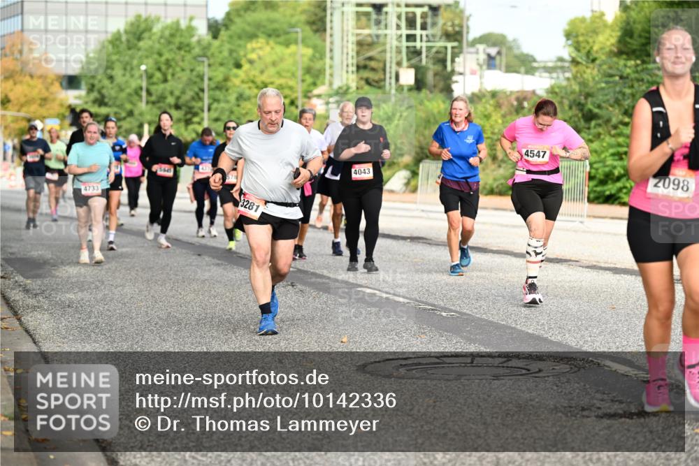 06.09.2026 - CURREX Alsterlauf Dr. Thomas Lammeyer http://msf.ph/oto/10142336 06.09.2026 10:11:51 Laufen 5445, 4733, 3281, 4043, 4547, 2098 meine-sportfotos.de
