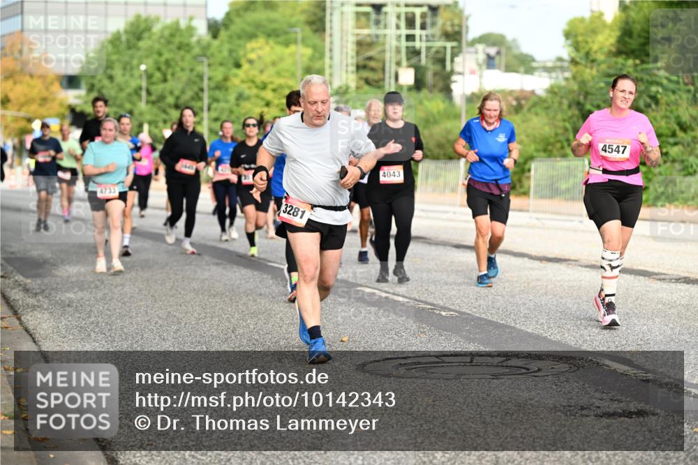 06.09.2026 - CURREX Alsterlauf Dr. Thomas Lammeyer http://msf.ph/oto/10142343 06.09.2026 10:11:52 Laufen 4733, 3281, 4043, 4547 meine-sportfotos.de