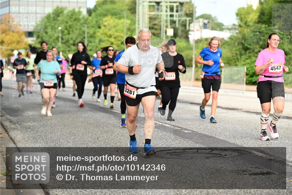 06.09.2026 - CURREX Alsterlauf Dr. Thomas Lammeyer http://msf.ph/oto/10142346 06.09.2026 10:11:52 Laufen 4733, 2574, 3281, 4043, 4547 meine-sportfotos.de