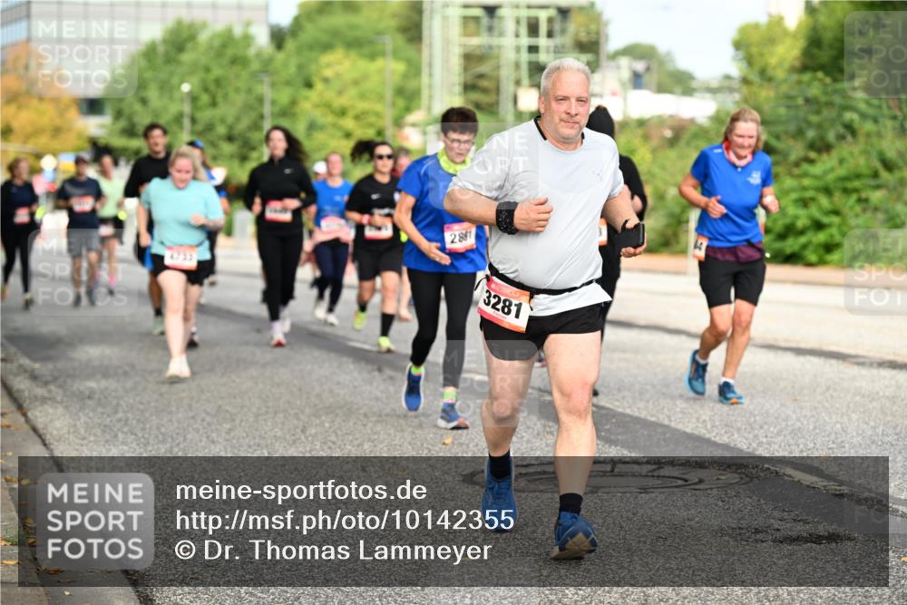 06.09.2026 - CURREX Alsterlauf Dr. Thomas Lammeyer http://msf.ph/oto/10142355 06.09.2026 10:11:53 Laufen 281, 3281 meine-sportfotos.de