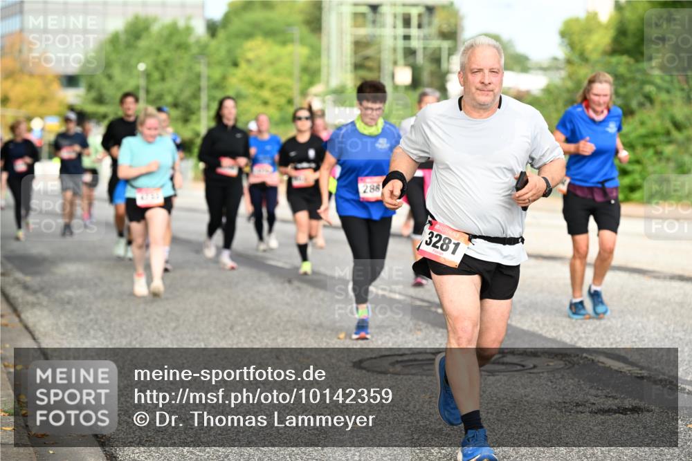 06.09.2026 - CURREX Alsterlauf Dr. Thomas Lammeyer http://msf.ph/oto/10142359 06.09.2026 10:11:53 Laufen 288, 3281 meine-sportfotos.de