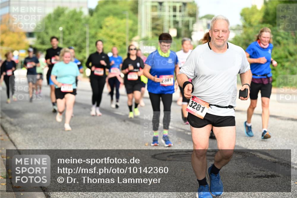06.09.2026 - CURREX Alsterlauf Dr. Thomas Lammeyer http://msf.ph/oto/10142360 06.09.2026 10:11:54 Laufen 2881, 3281 meine-sportfotos.de