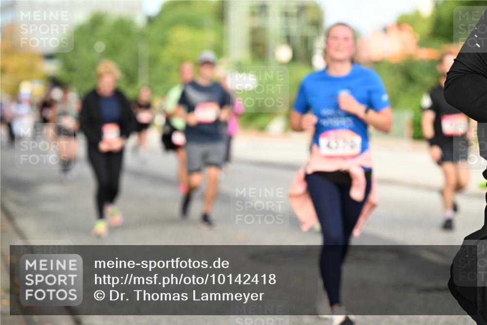 06.09.2026 - CURREX Alsterlauf Dr. Thomas Lammeyer http://msf.ph/oto/10142418 06.09.2026 10:12:00 Laufen 4370 meine-sportfotos.de