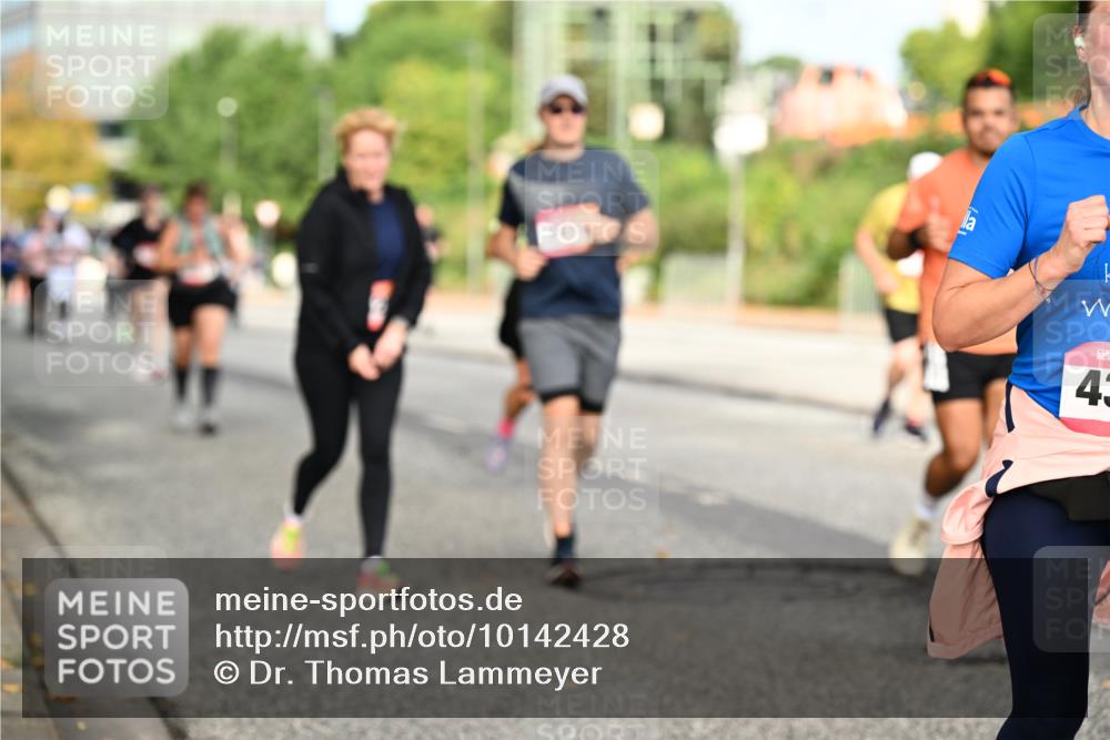 06.09.2026 - CURREX Alsterlauf Dr. Thomas Lammeyer http://msf.ph/oto/10142428 06.09.2026 10:12:01 Laufen 43 meine-sportfotos.de