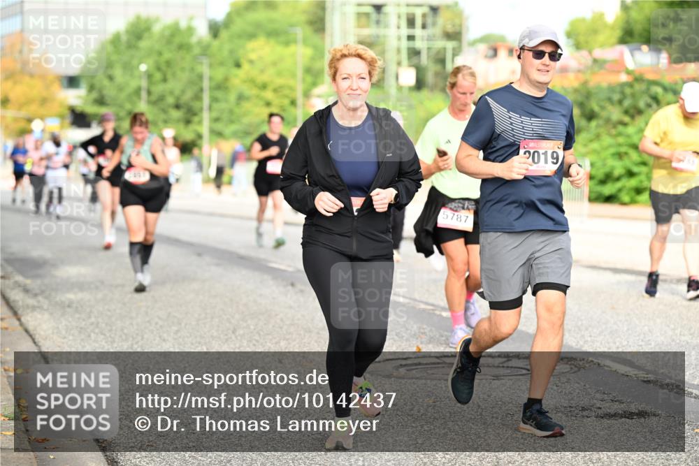 06.09.2026 - CURREX Alsterlauf Dr. Thomas Lammeyer http://msf.ph/oto/10142437 06.09.2026 10:12:02 Laufen 5787, 2019 meine-sportfotos.de