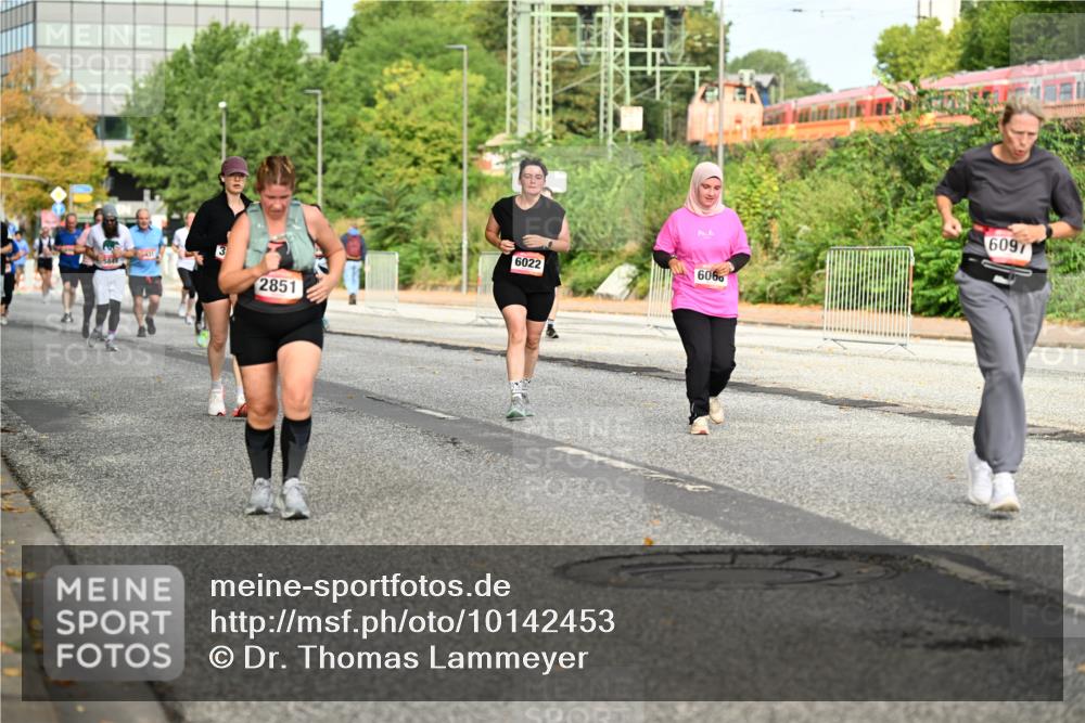 06.09.2026 - CURREX Alsterlauf Dr. Thomas Lammeyer http://msf.ph/oto/10142453 06.09.2026 10:12:04 Laufen 2851, 6022, 6060, 6097 meine-sportfotos.de