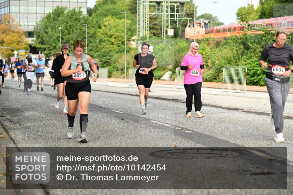 06.09.2026 - CURREX Alsterlauf Dr. Thomas Lammeyer http://msf.ph/oto/10142454 06.09.2026 10:12:04 Laufen 5849, 2851, 60, 8909, 6097 meine-sportfotos.de