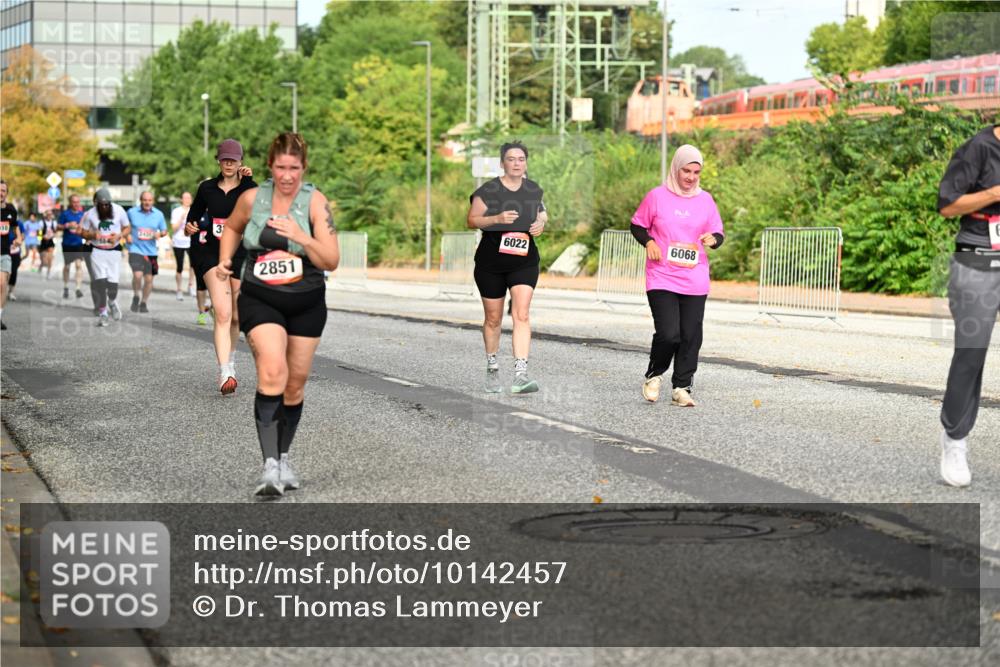 06.09.2026 - CURREX Alsterlauf Dr. Thomas Lammeyer http://msf.ph/oto/10142457 06.09.2026 10:12:04 Laufen 201, 2851, 6022, 6068 meine-sportfotos.de