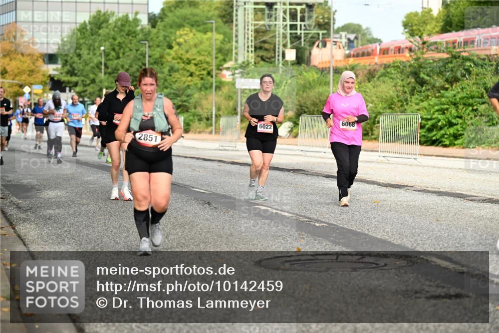 06.09.2026 - CURREX Alsterlauf Dr. Thomas Lammeyer http://msf.ph/oto/10142459 06.09.2026 10:12:04 Laufen 5849, 1400, 2851, 6022, 6068 meine-sportfotos.de
