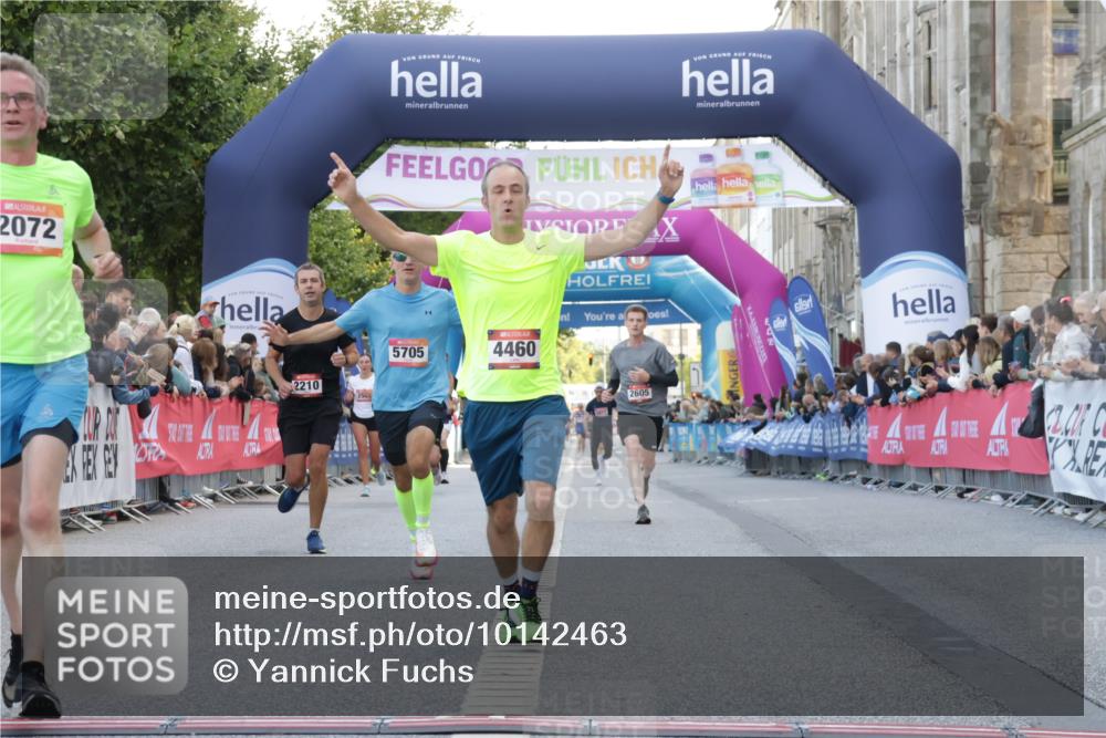 06.09.2026 - CURREX Alsterlauf Yannick Fuchs http://msf.ph/oto/10142463 06.09.2026 09:46:58 Ziel 2072, 2210, 3678, 4311, 4460, 5198, 5705, 5731, 6162, 6255 meine-sportfotos.de