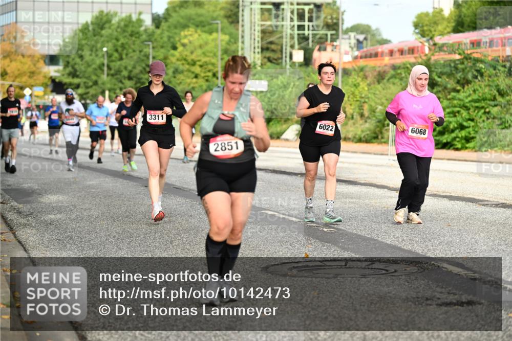 06.09.2026 - CURREX Alsterlauf Dr. Thomas Lammeyer http://msf.ph/oto/10142473 06.09.2026 10:12:06 Laufen 1610, 3311, 2851, 6022, 6068 meine-sportfotos.de