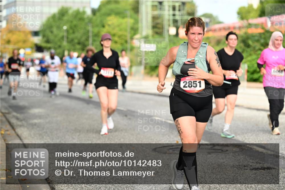 06.09.2026 - CURREX Alsterlauf Dr. Thomas Lammeyer http://msf.ph/oto/10142483 06.09.2026 10:12:07 Laufen 2851, 6065 meine-sportfotos.de