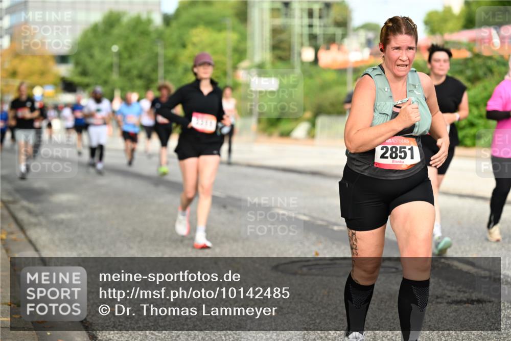 06.09.2026 - CURREX Alsterlauf Dr. Thomas Lammeyer http://msf.ph/oto/10142485 06.09.2026 10:12:07 Laufen 2851 meine-sportfotos.de