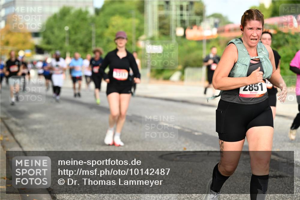 06.09.2026 - CURREX Alsterlauf Dr. Thomas Lammeyer http://msf.ph/oto/10142487 06.09.2026 10:12:07 Laufen 2851 meine-sportfotos.de