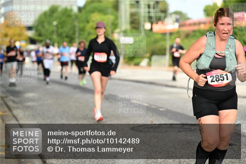 06.09.2026 - CURREX Alsterlauf Dr. Thomas Lammeyer http://msf.ph/oto/10142489 06.09.2026 10:12:07 Laufen 2851 meine-sportfotos.de