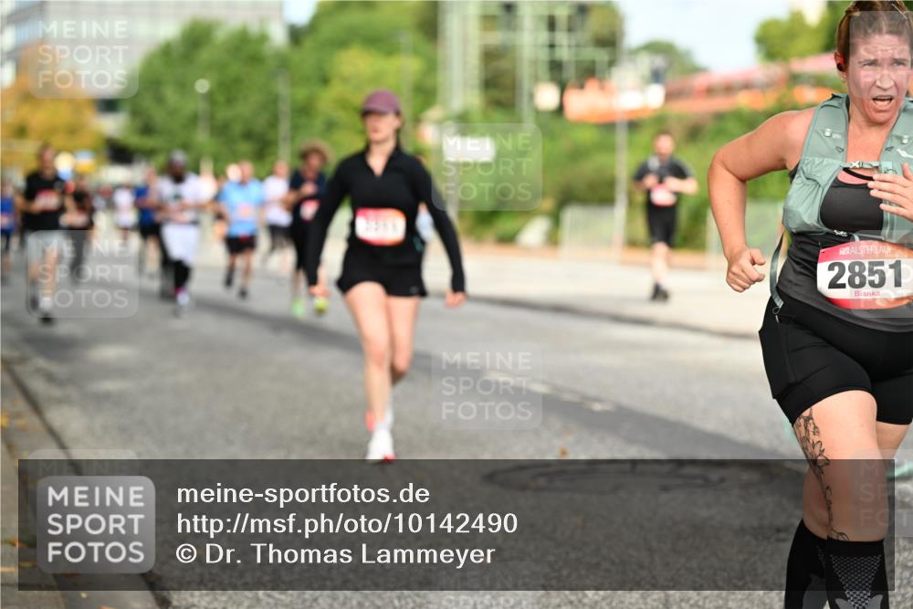 06.09.2026 - CURREX Alsterlauf Dr. Thomas Lammeyer http://msf.ph/oto/10142490 06.09.2026 10:12:07 Laufen 2851 meine-sportfotos.de