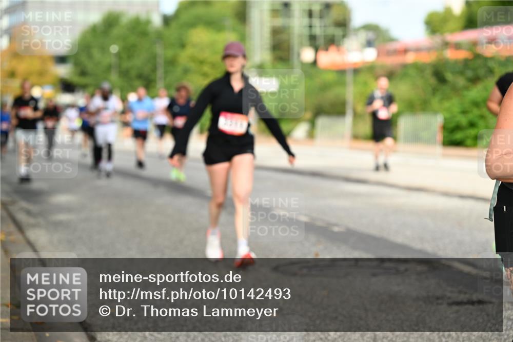 06.09.2026 - CURREX Alsterlauf Dr. Thomas Lammeyer http://msf.ph/oto/10142493 06.09.2026 10:12:08 Laufen  meine-sportfotos.de