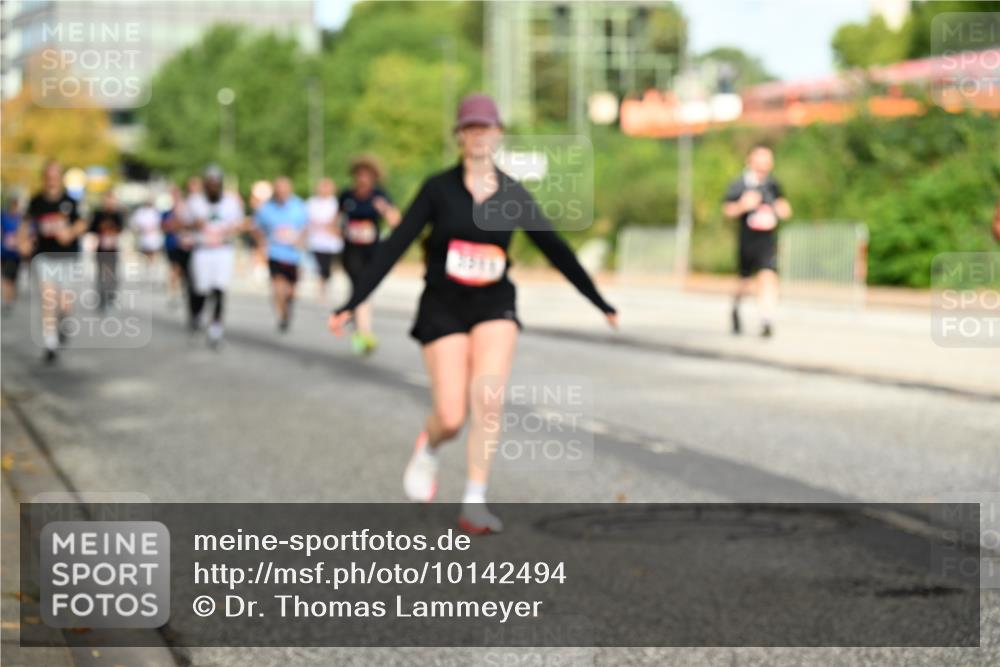 06.09.2026 - CURREX Alsterlauf Dr. Thomas Lammeyer http://msf.ph/oto/10142494 06.09.2026 10:12:08 Laufen  meine-sportfotos.de