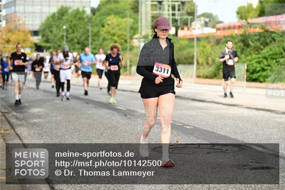 06.09.2026 - CURREX Alsterlauf Dr. Thomas Lammeyer http://msf.ph/oto/10142500 06.09.2026 10:12:08 Laufen 3311 meine-sportfotos.de