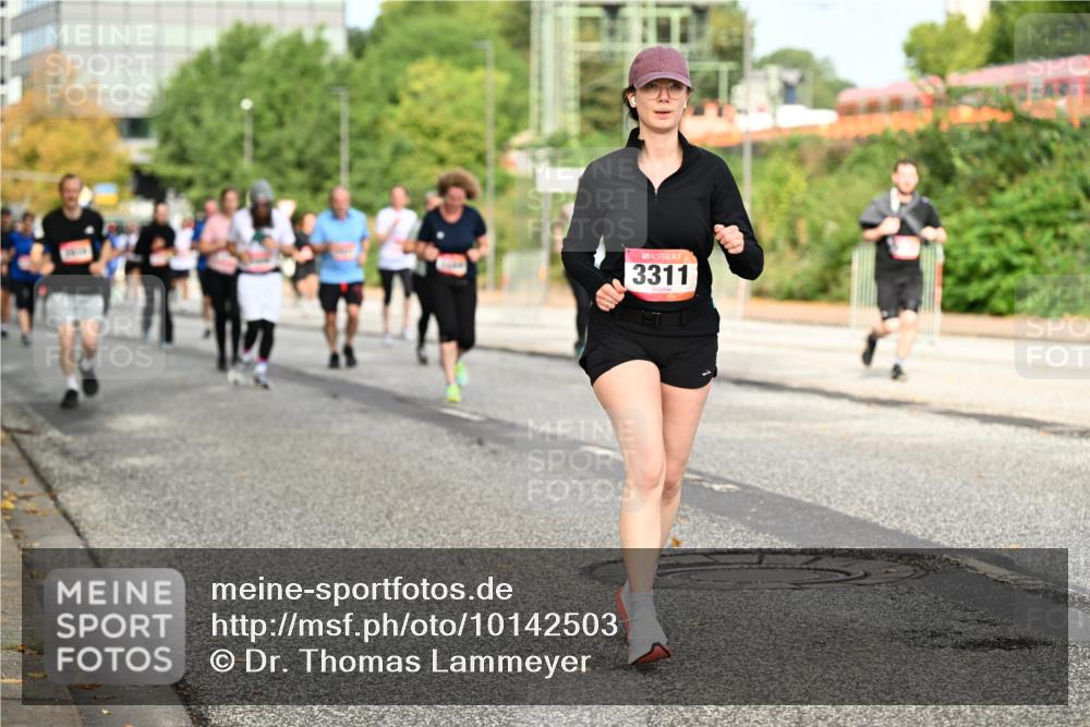 06.09.2026 - CURREX Alsterlauf Dr. Thomas Lammeyer http://msf.ph/oto/10142503 06.09.2026 10:12:09 Laufen 3311 meine-sportfotos.de