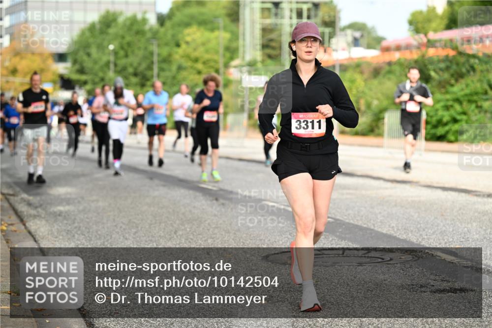 06.09.2026 - CURREX Alsterlauf Dr. Thomas Lammeyer http://msf.ph/oto/10142504 06.09.2026 10:12:09 Laufen 3311 meine-sportfotos.de