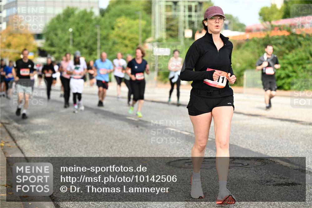 06.09.2026 - CURREX Alsterlauf Dr. Thomas Lammeyer http://msf.ph/oto/10142506 06.09.2026 10:12:09 Laufen 11 meine-sportfotos.de