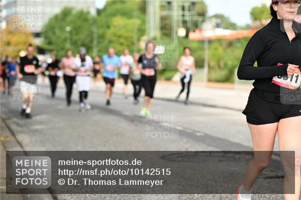 06.09.2026 - CURREX Alsterlauf Dr. Thomas Lammeyer http://msf.ph/oto/10142515 06.09.2026 10:12:10 Laufen 6011 meine-sportfotos.de