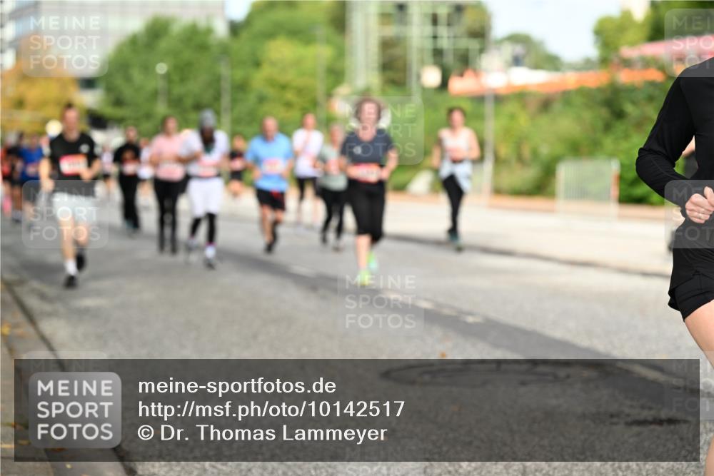 06.09.2026 - CURREX Alsterlauf Dr. Thomas Lammeyer http://msf.ph/oto/10142517 06.09.2026 10:12:10 Laufen  meine-sportfotos.de
