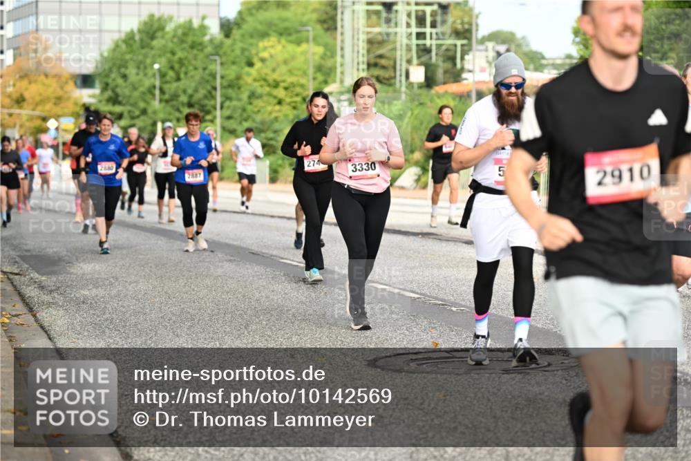 06.09.2026 - CURREX Alsterlauf Dr. Thomas Lammeyer http://msf.ph/oto/10142569 06.09.2026 10:12:16 Laufen 2880, 274, 2887, 3330, 2910 meine-sportfotos.de