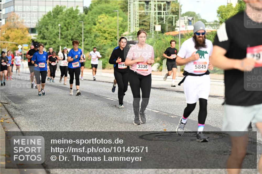 06.09.2026 - CURREX Alsterlauf Dr. Thomas Lammeyer http://msf.ph/oto/10142571 06.09.2026 10:12:16 Laufen 2880, 2887, 274, 3330, 5849, 99 meine-sportfotos.de