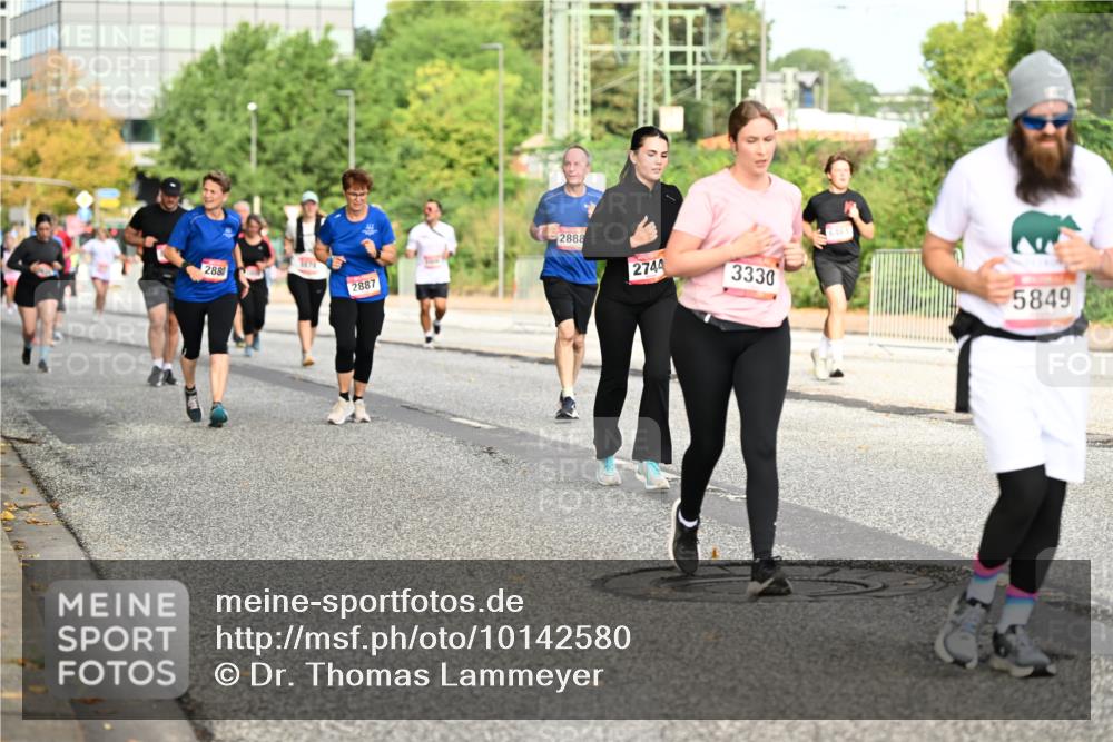 06.09.2026 - CURREX Alsterlauf Dr. Thomas Lammeyer http://msf.ph/oto/10142580 06.09.2026 10:12:17 Laufen 7679, 288, 2887, 2888, 2744, 3330, 5849 meine-sportfotos.de