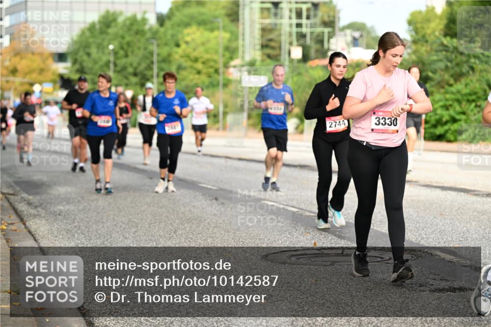 06.09.2026 - CURREX Alsterlauf Dr. Thomas Lammeyer http://msf.ph/oto/10142587 06.09.2026 10:12:17 Laufen 2847, 2744, 3330 meine-sportfotos.de