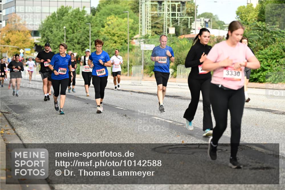 06.09.2026 - CURREX Alsterlauf Dr. Thomas Lammeyer http://msf.ph/oto/10142588 06.09.2026 10:12:17 Laufen 8109, 2880, 5578, 2887, 3308, 2888, 3330 meine-sportfotos.de