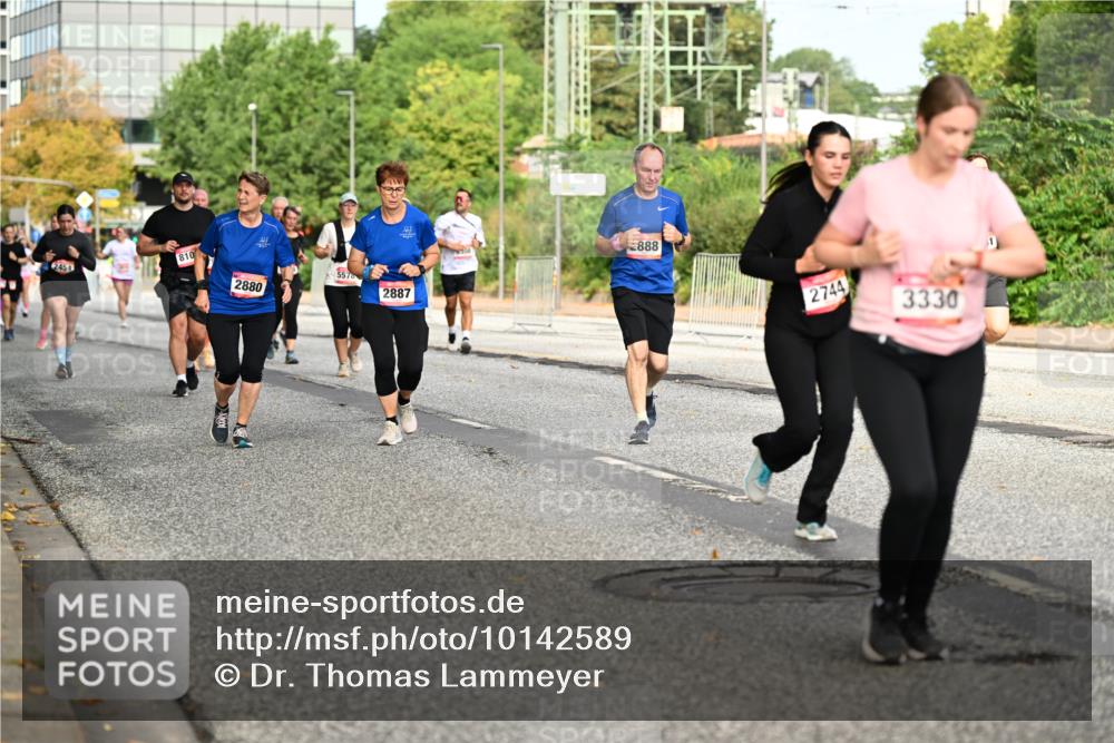 06.09.2026 - CURREX Alsterlauf Dr. Thomas Lammeyer http://msf.ph/oto/10142589 06.09.2026 10:12:17 Laufen 2454, 810, 2880, 5576, 2887, 888, 2744, 3330 meine-sportfotos.de