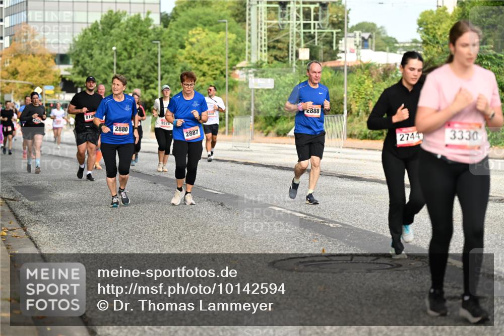 06.09.2026 - CURREX Alsterlauf Dr. Thomas Lammeyer http://msf.ph/oto/10142594 06.09.2026 10:12:18 Laufen 8109, 2880, 5578, 2887, 888, 2744, 3330 meine-sportfotos.de