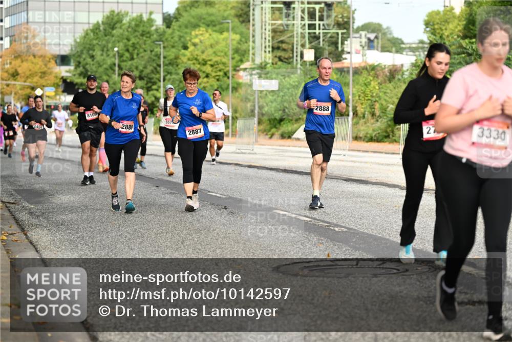 06.09.2026 - CURREX Alsterlauf Dr. Thomas Lammeyer http://msf.ph/oto/10142597 06.09.2026 10:12:18 Laufen 8109, 2880, 557, 2888, 2887, 27, 3330 meine-sportfotos.de