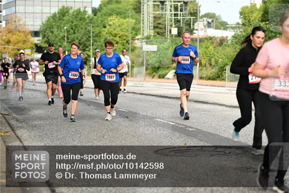 06.09.2026 - CURREX Alsterlauf Dr. Thomas Lammeyer http://msf.ph/oto/10142598 06.09.2026 10:12:18 Laufen 2454, 8105, 2880, 5578, 2887, 2888, 333 meine-sportfotos.de