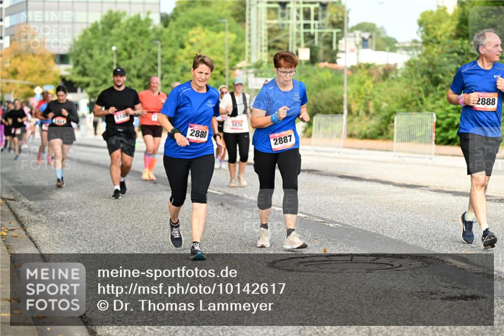 06.09.2026 - CURREX Alsterlauf Dr. Thomas Lammeyer http://msf.ph/oto/10142617 06.09.2026 10:12:20 Laufen 8109, 2880, 5578, 2887, 2888 meine-sportfotos.de